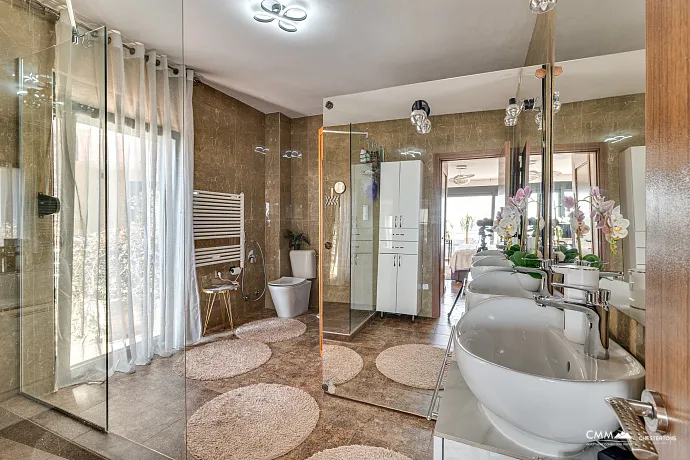 Moderne Villa in Shushan